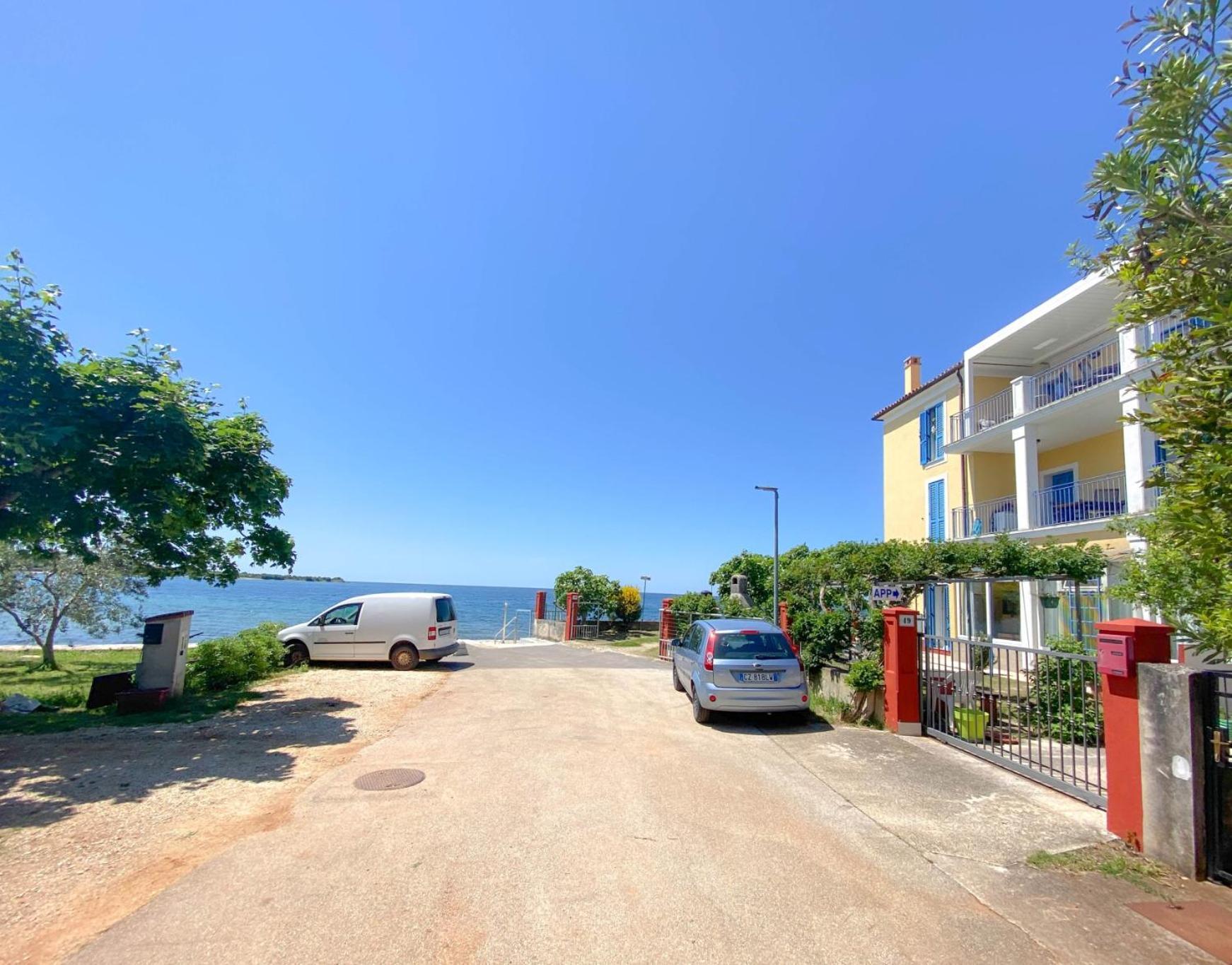 Belvedere Gore Novigrad  Exterior photo